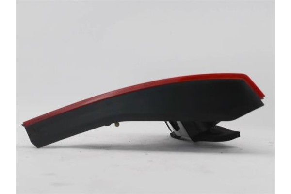Recambio de piloto porton trasero derecho para citroen c5 berlina 1.6 hdi (rc8hzb) referencia OEM IAM 6351V4 89034081X31D 