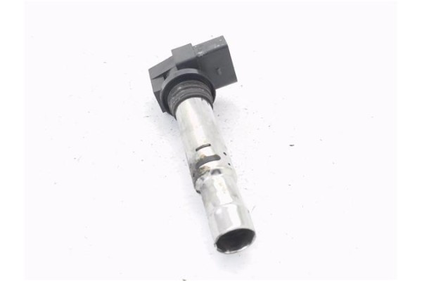 Recambio de moldura porton trasero para audi a4 berlina (b5) 1.6 referencia OEM IAM 8D5827576B  