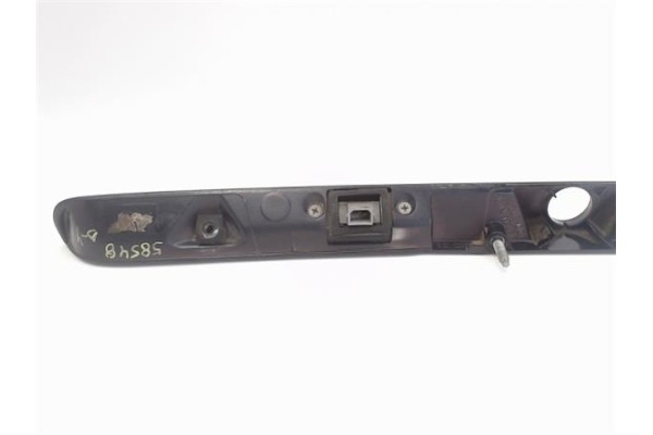 Recambio de moldura porton trasero para audi a4 berlina (b5) 1.6 referencia OEM IAM 8D5827576B  