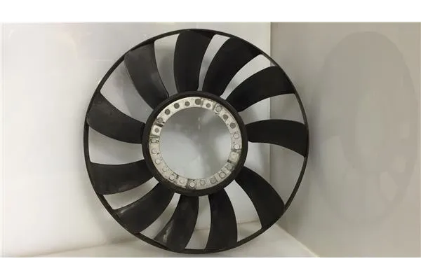 Recambio de aspas ventilador radiador para volkswagen passat berlina (3b2) 1.8 básico referencia OEM IAM 058121301B  