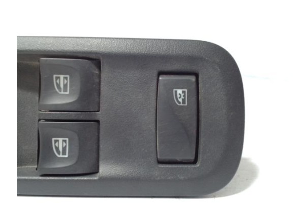 Recambio de mando elevalunas para dacia duster i 1.5 sl trotamundos 4x4 referencia OEM IAM   