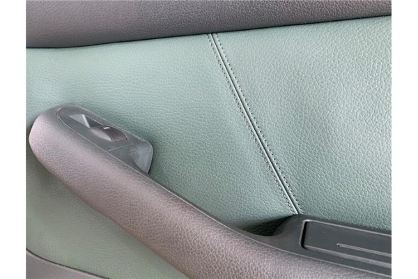 Recambio de guarnecido puerta trasero derecha para audi allroad quattro (4b5) 2.5 tdi (132kw) referencia OEM IAM 4B0863982  