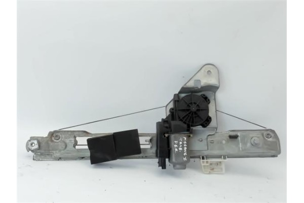 Recambio de elevalunas electrico trasero derecho para renault megane ii berlina 3p referencia OEM IAM 8200028068 LTRN706R 820101