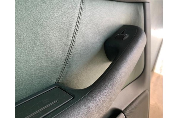 Recambio de guarnecido puerta trasero izquierda para audi allroad quattro (4b5) 2.5 tdi (132kw) referencia OEM IAM 4B0863981  