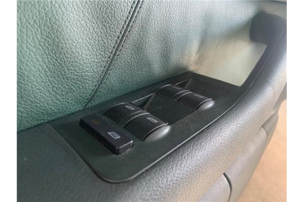 Recambio de guarnecido puerta delantero izquierda para audi allroad quattro (4b5) 2.5 tdi (132kw) referencia OEM IAM 4B1867103M 