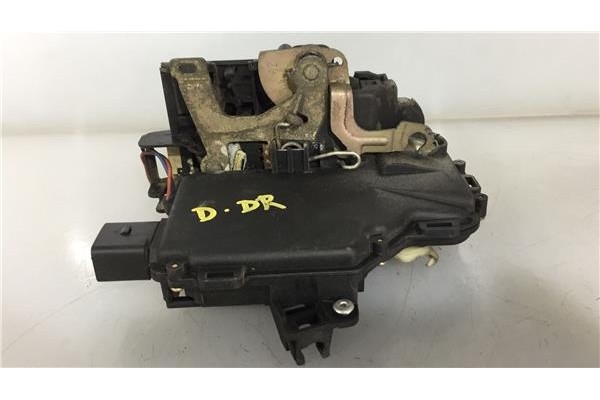 Recambio de cierre electromagnetico trasero derecho para volkswagen passat berlina (3b2) 1.8 básico referencia OEM IAM 3B4839016