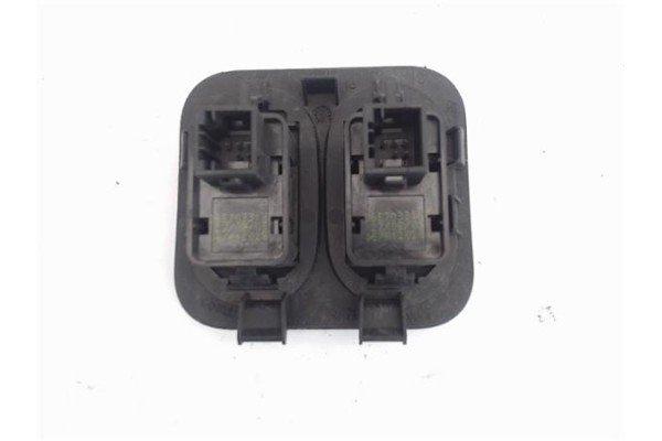 Recambio de mando elevalunas para peugeot 1007 1.4 sport referencia OEM IAM 86570331xt  