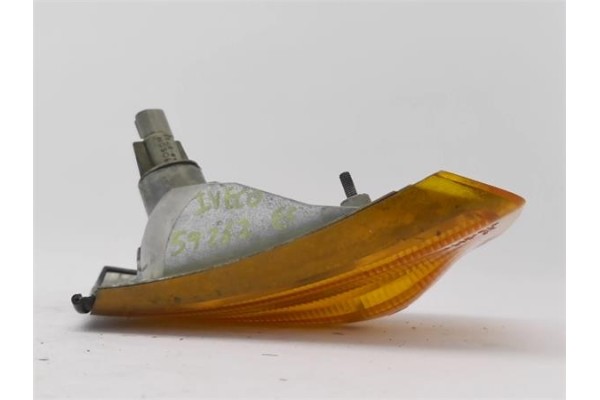 Recambio de intermitente delantero izquierdo para iveco 29l11 2.800 referencia OEM IAM 500320426 1315106148 