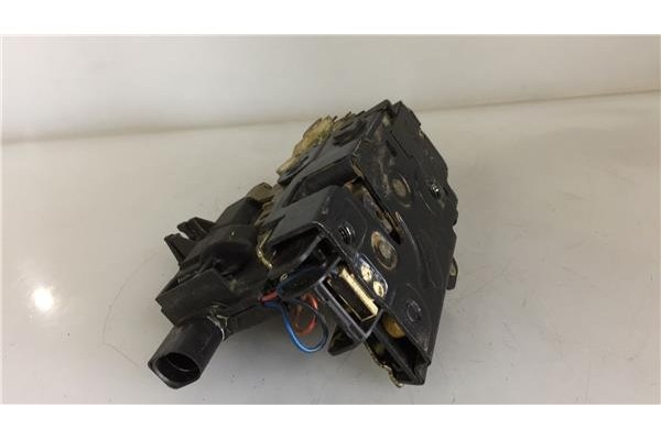 Recambio de cierre electromagnetico trasero derecho para volkswagen passat berlina (3b2) 1.8 básico referencia OEM IAM 3B4839016