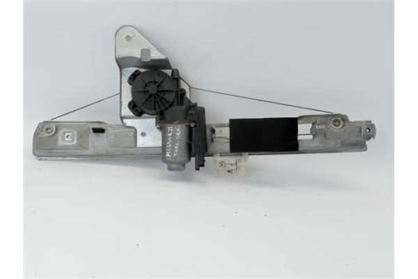 Recambio de elevalunas electrico trasero derecho para renault megane ii berlina 3p referencia OEM IAM 8200028010  