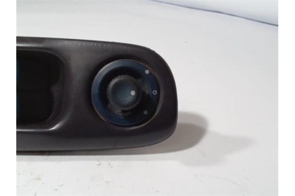 Recambio de mando elevalunas para renault twingo i (c06) 1.2 generation referencia OEM IAM 7700840861D 6156103516 