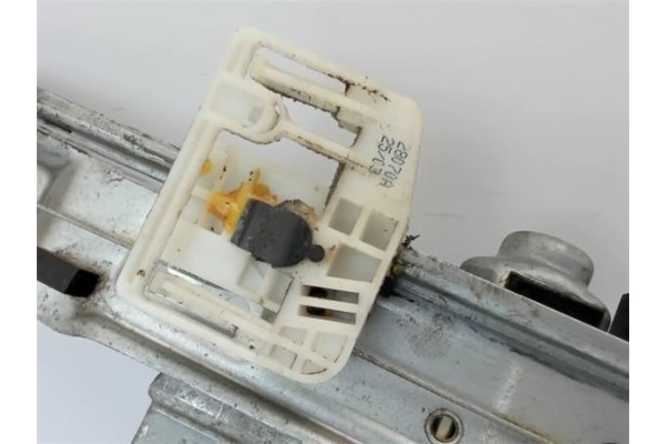 Recambio de mecanismo elevalunas trasero izquierdo para renault megane ii berlina 3p referencia OEM IAM   