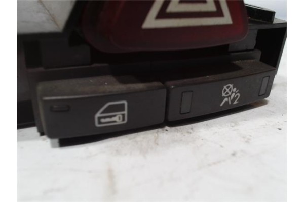 Recambio de interruptor luces emergencia para opel corsa d 1.7 sport referencia OEM IAM 13189529 28597833 