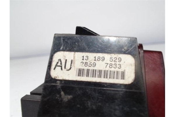 Recambio de interruptor luces emergencia para opel corsa d 1.7 sport referencia OEM IAM 13189529 28597833 