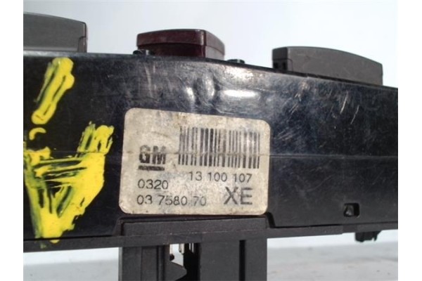 Recambio de interruptor luces emergencia para opel astra h berlina 1.8 sport referencia OEM IAM 13100107 03758070 