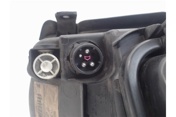 Recambio de faro delantero dcho para audi a4 berlina (b5) 1.6 referencia OEM IAM 8D0941004A 67723141 8D0941030 , AUDI | 8D095305