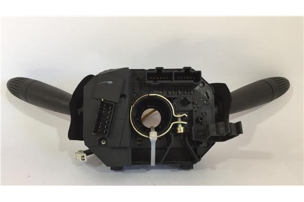 Recambio de mando de luces para fiat ii punto (188) berlina 1.2 60 (188.030, .050, .130, .150, .230, .250) referencia OEM IAM 73