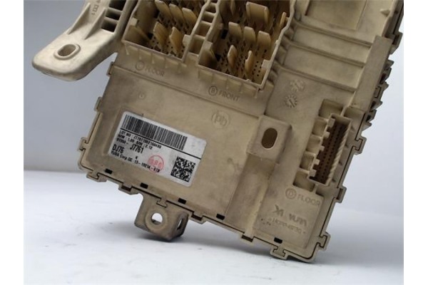 Recambio de caja fusibles/rele para kia cee´d 1.0 drive referencia OEM IAM 91200-J7200  