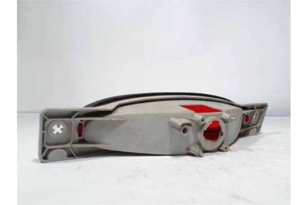 Recambio de luz central de freno para kia shuma 1.8 gs berlina portón referencia OEM IAM OK2B151580  