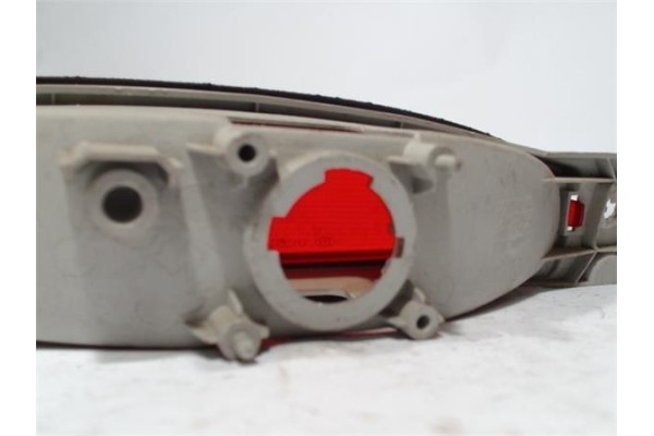 Recambio de luz central de freno para kia shuma 1.8 gs berlina portón referencia OEM IAM OK2B151580  