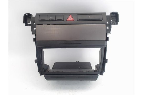 Recambio de embellecedor consola central para audi a6 avant (4b5) 2.8 quattro referencia OEM IAM 4B0858005C 4B0858005F 
