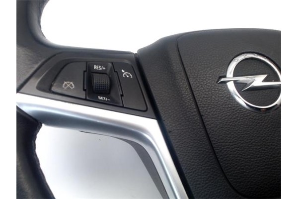 Recambio de volante para opel astra j 1.6 referencia OEM IAM 13351021 13305818 