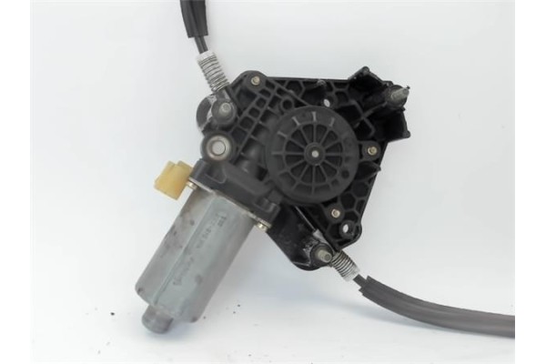 Recambio de elevalunas electrico delantero derecho para renault clio ii fase i (b/cbo) referencia OEM IAM 77008422  