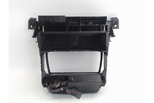 Recambio de embellecedor consola central para audi a6 avant (4b5) 2.8 quattro referencia OEM IAM 4B0858005C 4B0858005F 