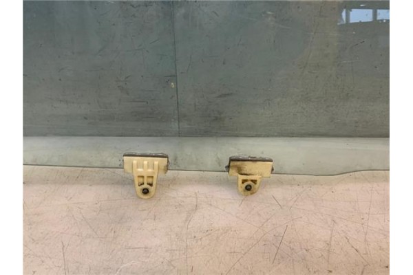 Recambio de luna puerta delantero derecha para nissan sunny berlina (n14) 1.6 i 16v referencia OEM IAM 8030050C00  