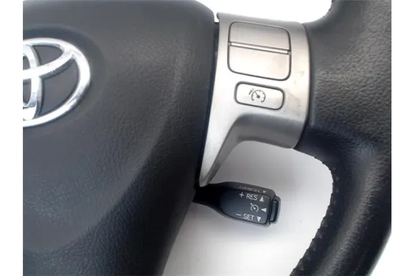 Recambio de volante para toyota auris (e15) 2.0 d-4d referencia OEM IAM 4510002570B0  