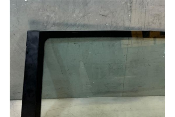 Recambio de luna puerta trasero izquierda para nissan sunny berlina (n14) 1.6 i 16v referencia OEM IAM 8330150C11  