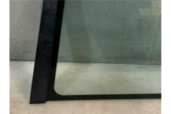 Recambio de luna puerta trasero izquierda para nissan sunny berlina (n14) 1.6 i 16v referencia OEM IAM 8330150C11  