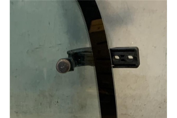 Recambio de luna puerta trasero izquierda para nissan sunny berlina (n14) 1.6 i 16v referencia OEM IAM 8330150C11  