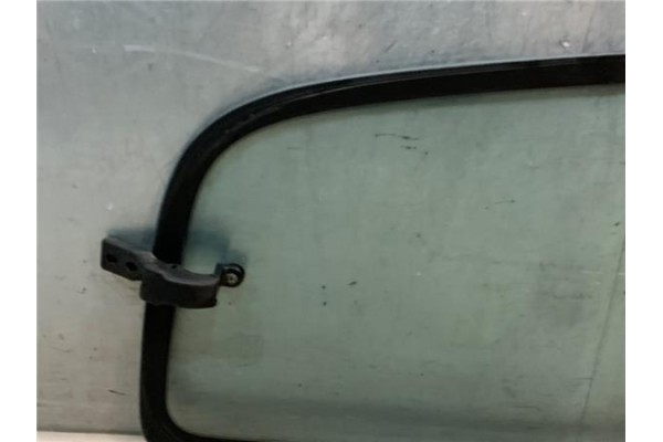 Recambio de luna puerta trasero izquierda para nissan sunny berlina (n14) 1.6 i 16v referencia OEM IAM 8330150C11  