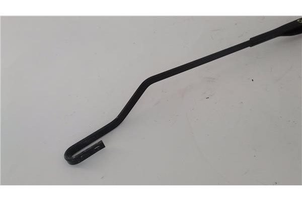 Recambio de brazo limpiaparabrisas delantero derecho para nissan micra (k12e) 1.2 16v referencia OEM IAM 28886AX702  