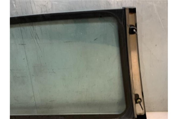 Recambio de luna puerta trasero izquierda para nissan sunny berlina (n14) 1.6 i 16v referencia OEM IAM 8330150C11  