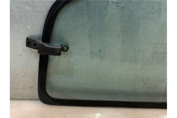 Recambio de luna puerta trasero izquierda para nissan sunny berlina (n14) 1.6 i 16v referencia OEM IAM 8330150C11  