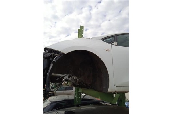 Recambio de aleta delantero izquierda para kia ceed (jd) 1.4 concept referencia OEM IAM 66311A2030  
