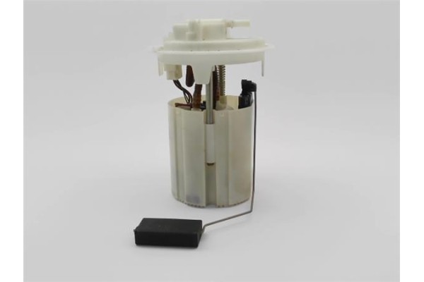 Recambio de bomba combustible para peugeot 207 1.4 16v referencia OEM IAM 9657035980  