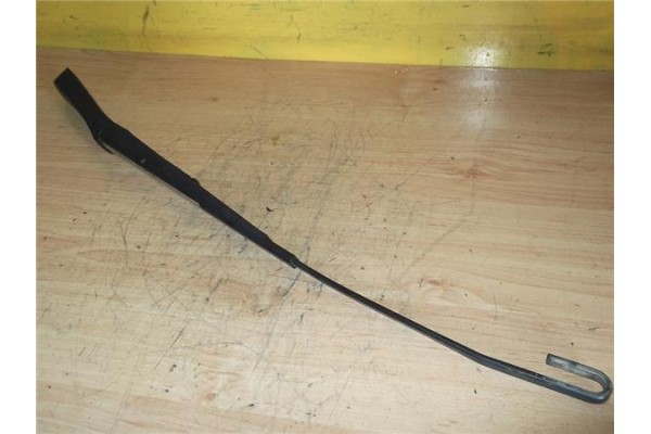 Recambio de brazo limpiaparabrisas delantero derecho para opel zafira a 1.6 16v referencia OEM IAM 90582558  