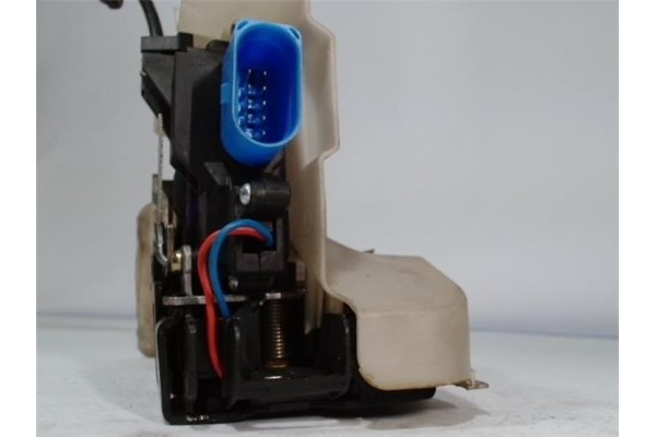 Recambio de cierre electromagnetico delantero izquierdo para volkswagen golf v (1k1) 2.0 tdi 16v referencia OEM IAM 3D1837015AP 