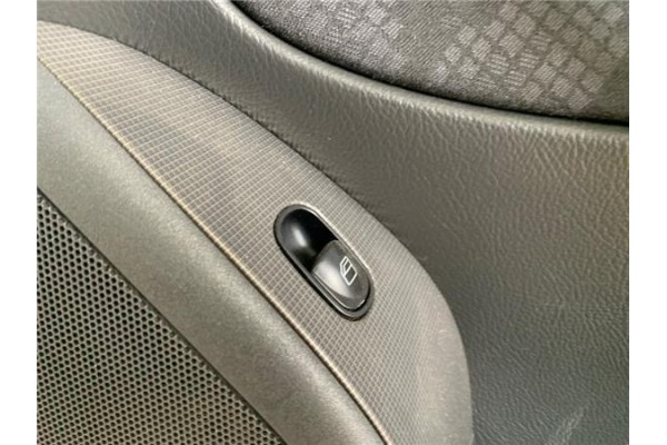Recambio de guarnecido puerta delantero derecha para mercedes-benz clase c (bm 203) berlina 2.2 200 cdi (203.004) referencia OEM