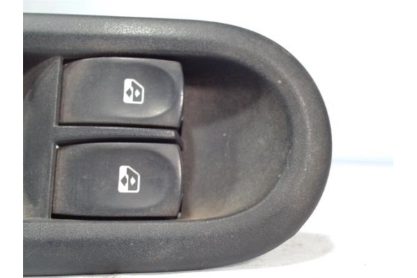 Recambio de mando elevalunas para renault clio iii 1.5 dci (br17, cr17) referencia OEM IAM 8200356541  