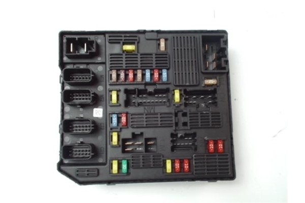 Recambio de caja fusibles/rele para renault scenic iii (jz) 1.5 grand expression referencia OEM IAM 2840207902300 284B62342R 