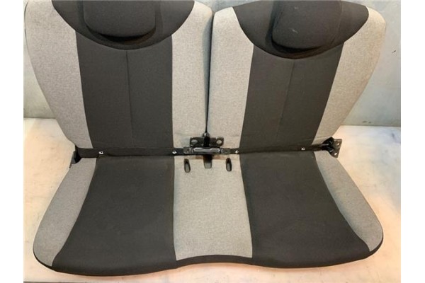 Recambio de asiento trasero central para citroen c1 1.2 feel referencia OEM IAM B0009497EK B0009490EK 