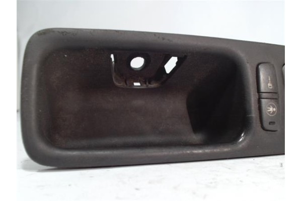 Recambio de mando elevalunas para volvo s80 berlina 1.6 t4 flexifuel momentum referencia OEM IAM 8682836 MD364100047 
