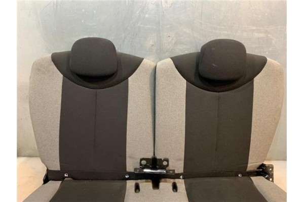 Recambio de asiento trasero central para citroen c1 1.2 feel referencia OEM IAM B0009497EK B0009490EK 