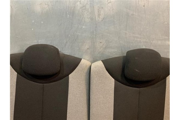 Recambio de asiento trasero central para citroen c1 1.2 feel referencia OEM IAM B0009497EK B0009490EK 