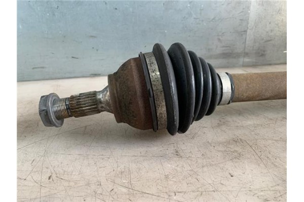 Recambio de palier delantero derecho para citroen c3 picasso 1.6 exclusive referencia OEM IAM 3273VK 9677211480 