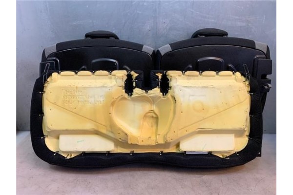 Recambio de asiento trasero central para citroen c1 1.2 feel referencia OEM IAM B0009497EK B0009490EK 